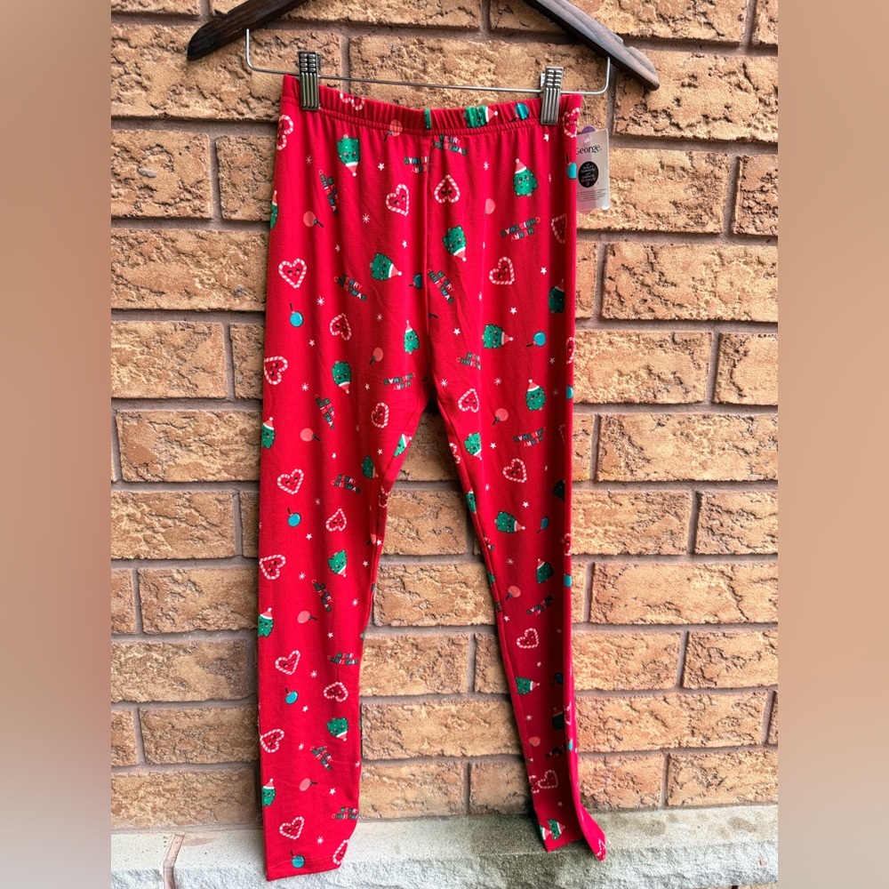 •‎ 10/$25- George Christmas Print Leggings